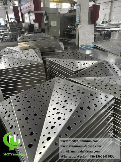 Derniers blogs de l'entreprise sur Pourquoi choisir un revêtement en aluminium massif plutôt que d’autres options ?