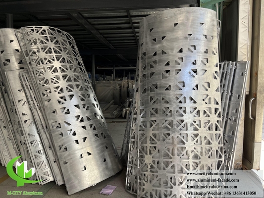 Panneau de revêtement métallique perforé CNC pour colonne avec lampe LED à l'intérieur
