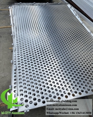 Chine Façade métallique perforée en feuille d'aluminium PVDF à l'épaisseur de 2 mm couleur champagne