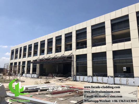 Bon prix Panneau de revêtement en aluminium de finition PVDF de 3 mm d'épaisseur avec perforation personnalisable pour façade murale métallique en ligne