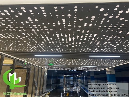 Plafond métallique perforé feuille d'aluminium Matériau durable avec lumière LED Design moderne