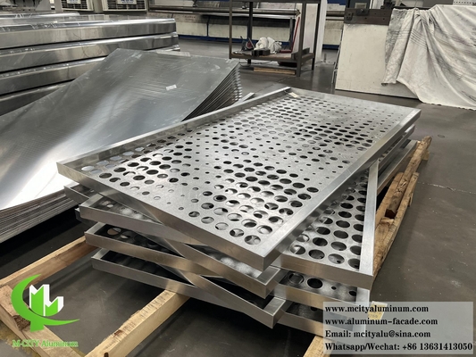 Perforation de l'écran métallique en feuille d'aluminium d'épaisseur de 3 mm PVDF revêtement durable pour la décoration de revêtements muraux extérieurs