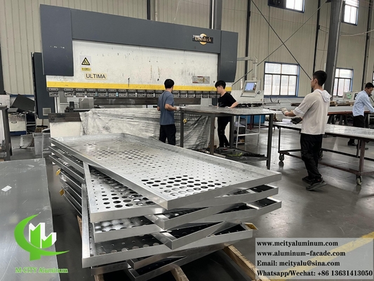Perforation de l'écran métallique en feuille d'aluminium d'épaisseur de 3 mm PVDF revêtement durable pour la décoration de revêtements muraux extérieurs