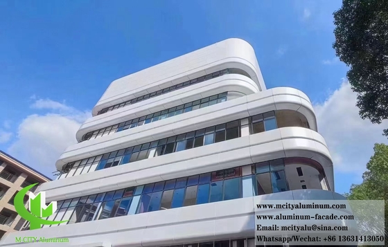 Système de façade de revêtement en PVDF de panneaux en aluminium en revêtement métallique