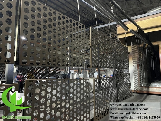 Panneau de façade perforé en aluminium d'une épaisseur de 1,5 à 20 mm, couleurs variables pour les achats B2B