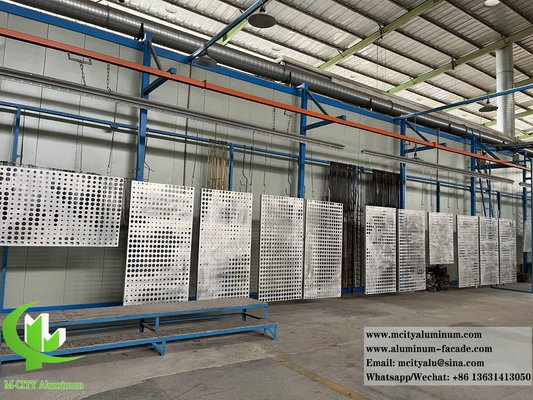 Perforation d'un écran métallique en feuille d'aluminium en PVDF revêtement anti-rouille