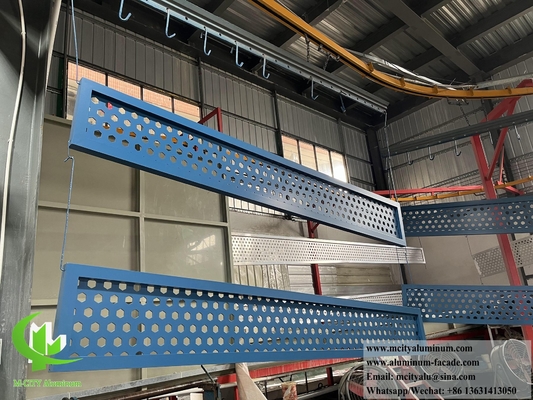 Écran en aluminium avec des ailerons métalliques perforés pour la décoration de façade