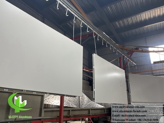 Écran perforant en aluminium pour revêtement de murs de bâtiments couvert de lumière LED