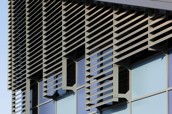 Fabricant de boucles en aluminium pour la décoration de bâtiments selon la conception de l'architecte