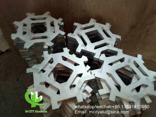 Écran sculpté CNC Perforé 2,5 mm Panneau de revêtement en aluminium métallique pour mur rideau