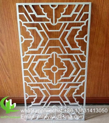 Plaque de panneau de coupe laser en aluminium pour la décoration du hall avec motif de paon