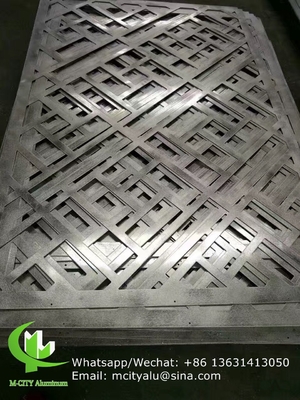 Écran laser CNC de style fleur Perforé 2,5 mm Panneau de revêtement en aluminium métallique pour mur de rideau