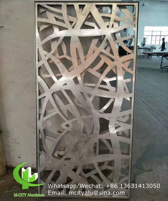Écran laser CNC de style fleur Perforé 2,5 mm Panneau de revêtement en aluminium métallique pour mur de rideau