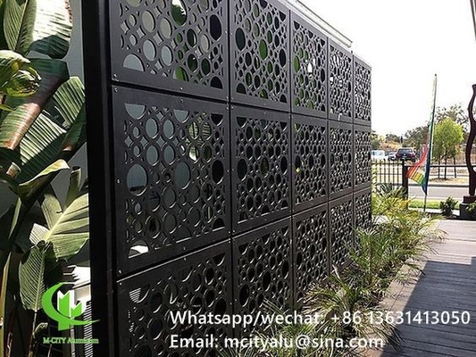 Planche de panneau de coupe laser en aluminium 3D pour la décoration du hall avec motif de paon