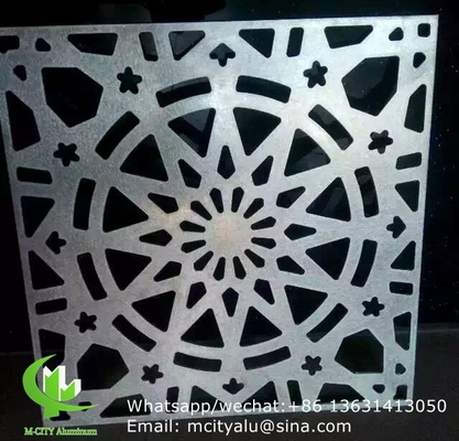 Façade revêtue en feuille métallique en placage d'aluminium d'arbre, feuille de pliage de 2,5 mm d'épaisseur pour la décoration de façade de mur de rideau
