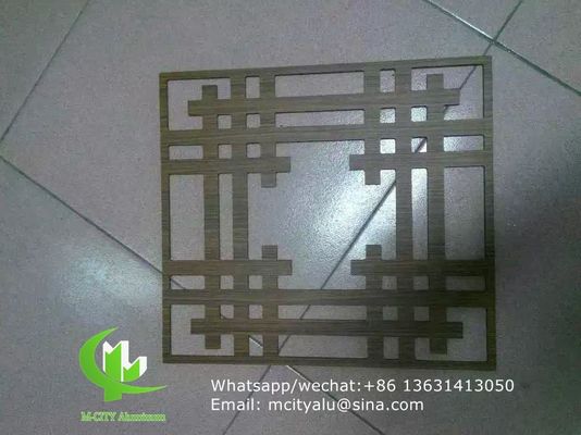 Façade revêtue en feuille métallique en placage d'aluminium d'arbre, feuille de pliage de 2,5 mm d'épaisseur pour la décoration de façade de mur de rideau