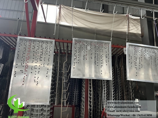 Panneau en aluminium massif revêtu de métal de couleur dorée avec motif de perforation
