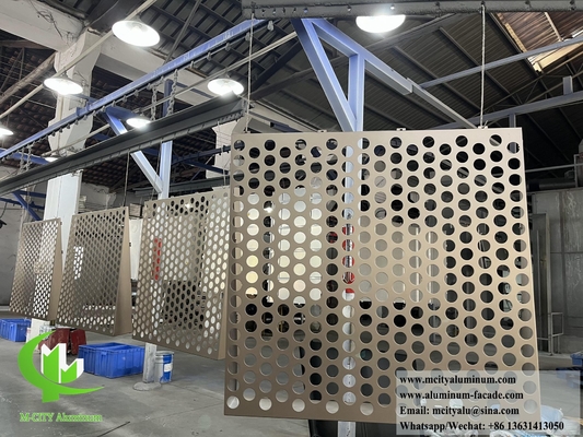 Panneau en aluminium massif revêtu de métal de couleur dorée avec motif de perforation