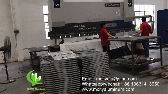 Panneau décoratif à découpe laser CNC en aluminium pour panneau d'affichage