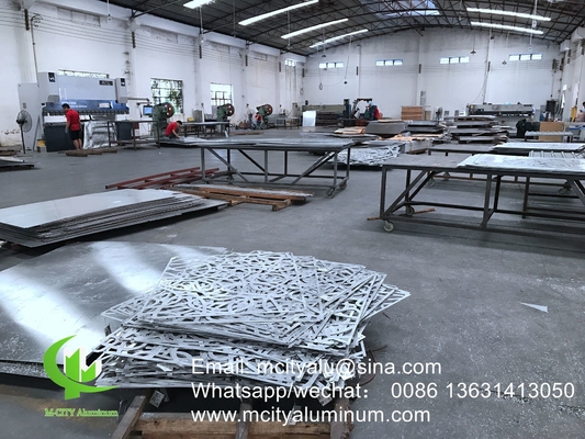fournisseur de panneaux muraux de rideau enduit en poudre Panneau décoratif perforé CNC en aluminium pour façade Panneau mural revêtement panneau