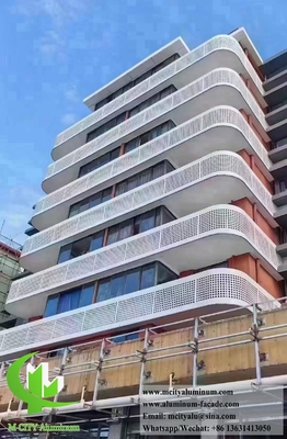Système de façades perforées en feuille d'aluminium métallique
