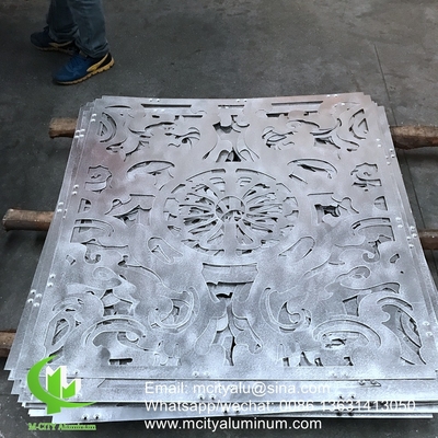 Panneau mural perforé en aluminium pour façade de balcon avec feuille métallique de 3 mm avec pvdf