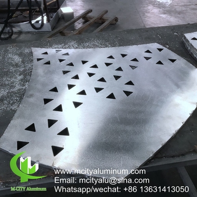 plaque de panneau perforé de façade en aluminium pour la décoration de bâtiments