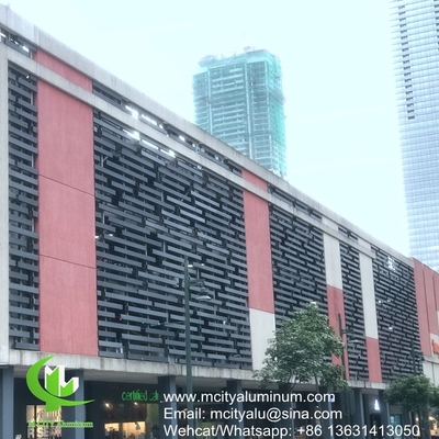 FOSHAN PVDF Panneau non standard perforé en aluminium métallique utilisé pour l'extérieur du bâtiment