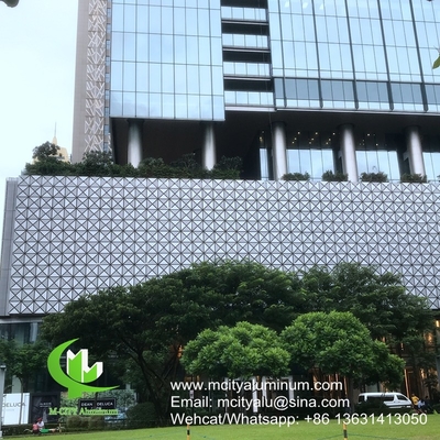 Chine PVDF Panneau standard perforé en aluminium métallique utilisé pour l'extérieur du bâtiment