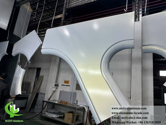 Panneaux de façade en métal hyperbolique en tôle d'aluminium solide pour une utilisation en extérieur
