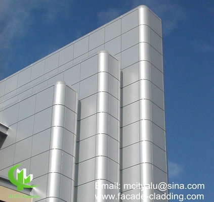 Panneau massif en aluminium pour revêtement de façade