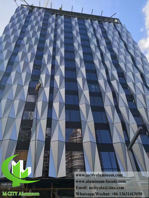 Panneaux de façades métalliques en aluminium massif