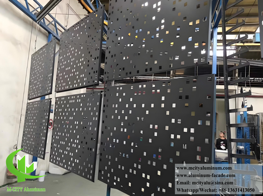 Installation facile de revêtements en aluminium avec des panneaux CNC gravés pour la conception de bâtiments modernes