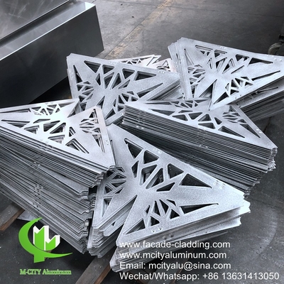 Façade en aluminium architectural avec écran de tôle métallique découpé au laser