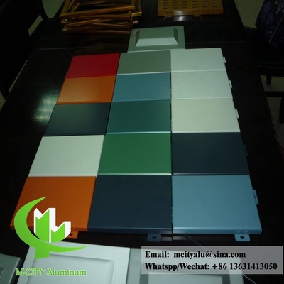 Parement perforé en aluminium Façade métallique en aluminium pour revêtement de plafond