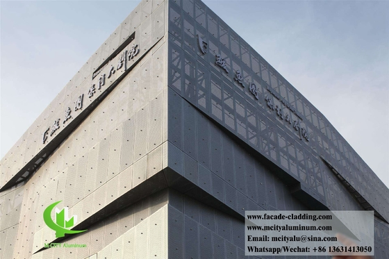 Panneau en aluminium moulé pour revêtement de façade, revêtu en poudre résistant aux intempéries