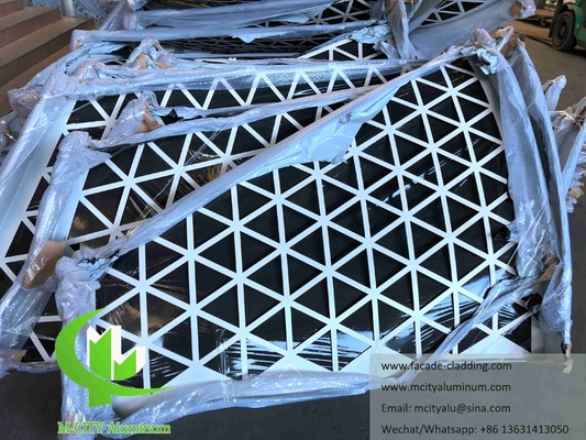 Panneau de coupe CNC métallique panneau perforé en aluminium fluorocarbone pour revêtement de façade