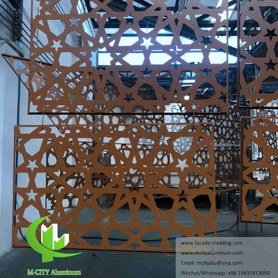 Décoration d'un écran métallique à découpe laser pour une façade, une clôture, une corde à manches