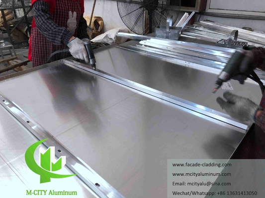 Panneaux d'aluminium massif pour perforation de tôles