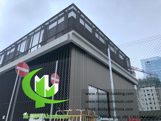 Façade en aluminium métallique à l'extérieur