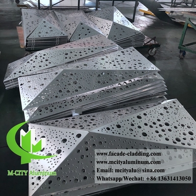 Panneaux d'aluminium perforés en forme 3D pour façade d'hôtel