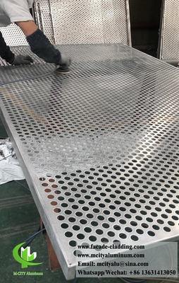 Panneaux muraux métalliques avec feuilles d'aluminium perforées pour les façades de plafond