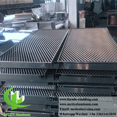 tôle perforée CNC revêtement extérieur de façade en tôle d'aluminium 3 mm plié