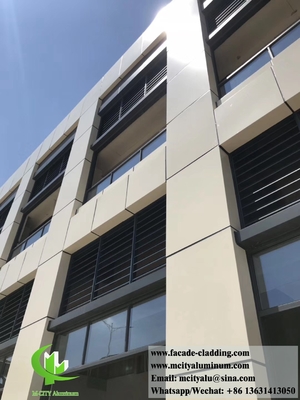 Panneaux muraux en aluminium revêtement solide façades métalliques anti-rouille ignifuge