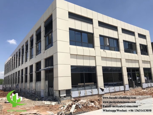 Panneaux muraux en aluminium revêtement solide façades métalliques anti-rouille ignifuge