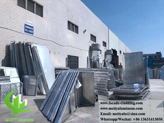 Chine 3003 panneau d'aluminium métallique de 3 mm revêtu en poudre de panneau d'aluminium massif mur rideau pour revêtement de façade