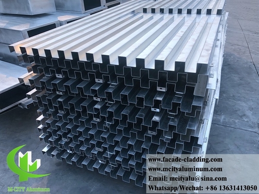 Façade métallique feuille d'aluminium sur mesure mur rideau non standard pour revêtement de façade