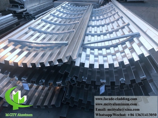 Façade métallique feuille d'aluminium sur mesure mur rideau non standard pour revêtement de façade