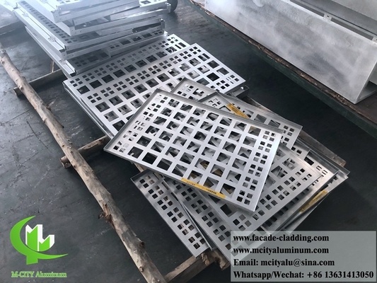 Fournitures de façade en aluminium en Chine