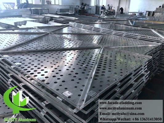 Fournitures de façade en aluminium en Chine